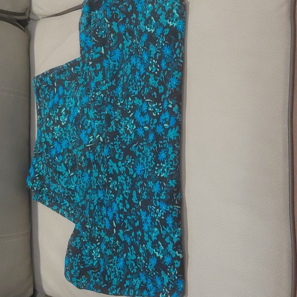 Terra & Sky Black and Blue Floral Shorts - Picture 2 of 5